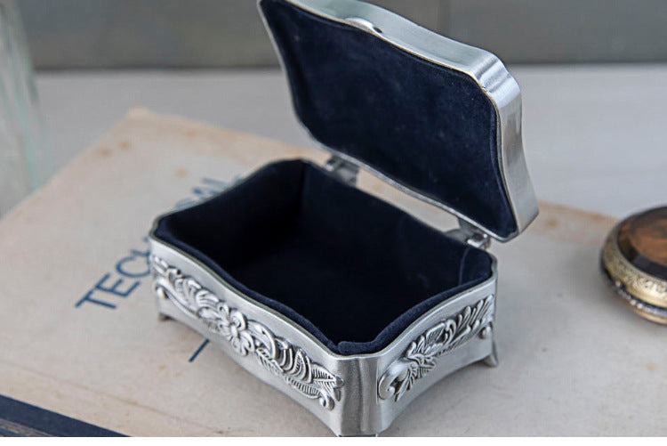 Caja de almacenamiento creativa europea de metal