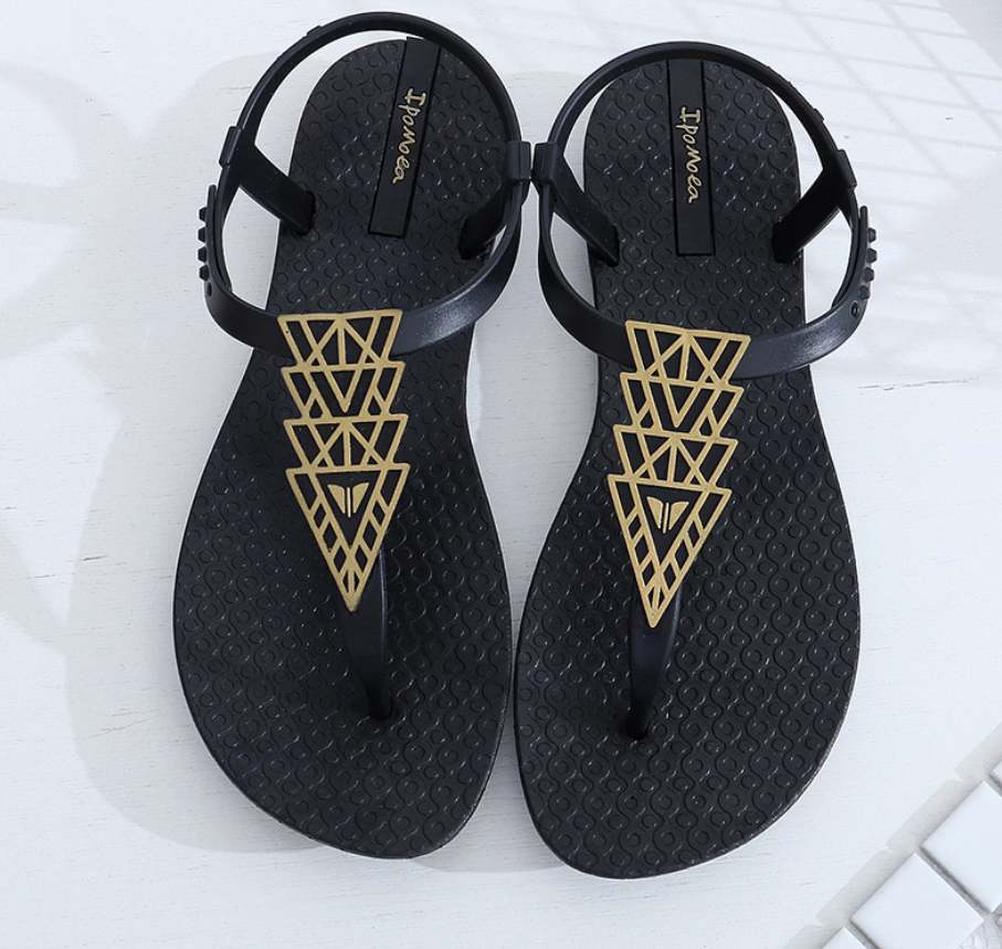Sandalias de playa; chatitas de playa para mujer, sandalias de suela livianas y cómodas al andar.