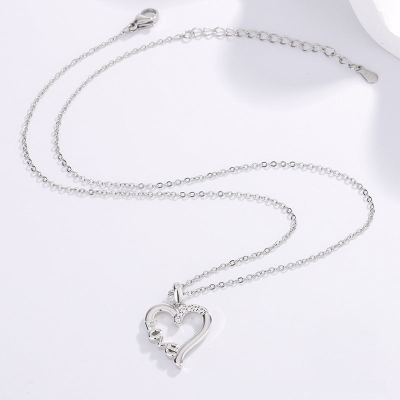 Collar con colgante de acero de titanio con diseño de corazón creativo LOVE