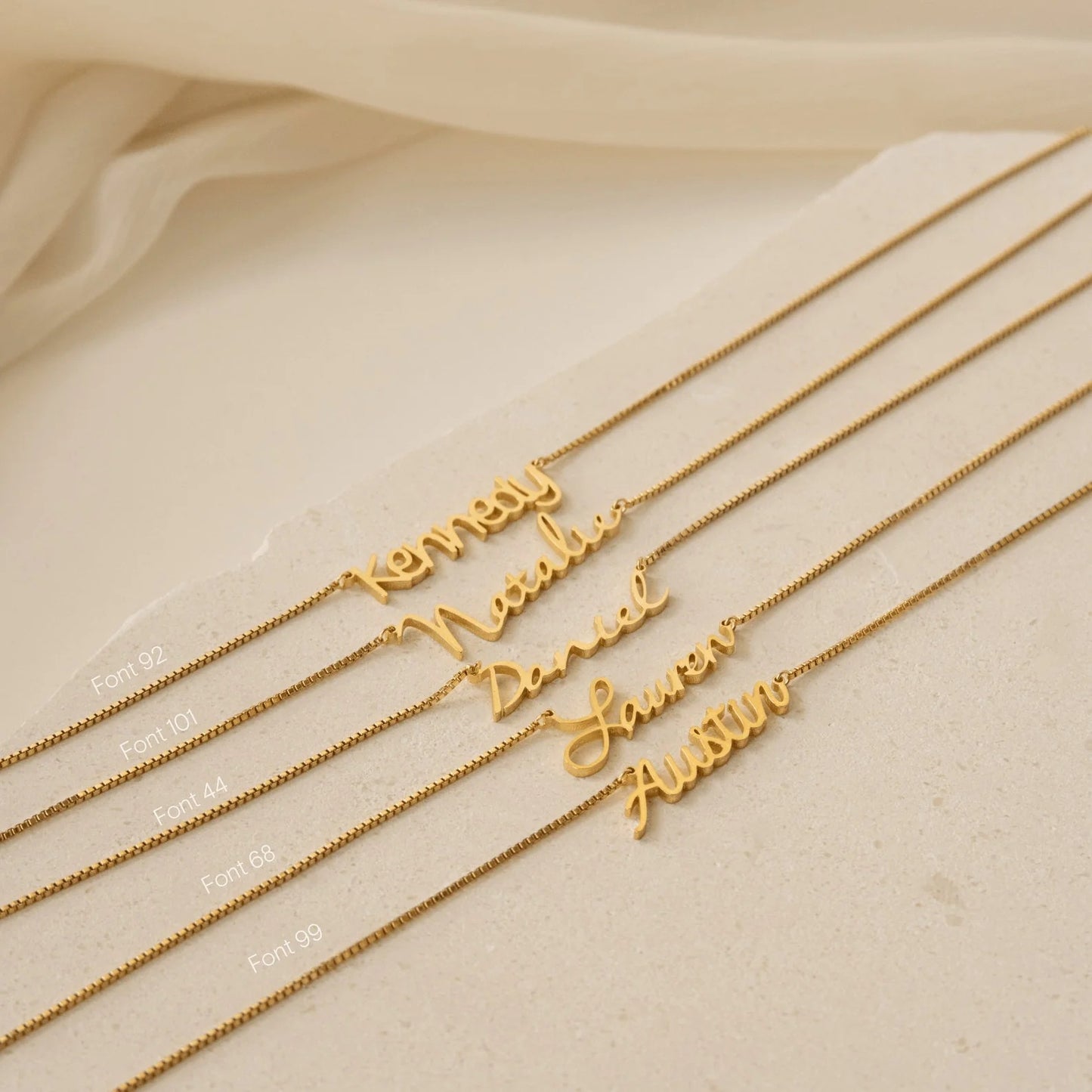 Collar de acero inoxidable en plateado, oro rosa y dorado con nombre personalizado