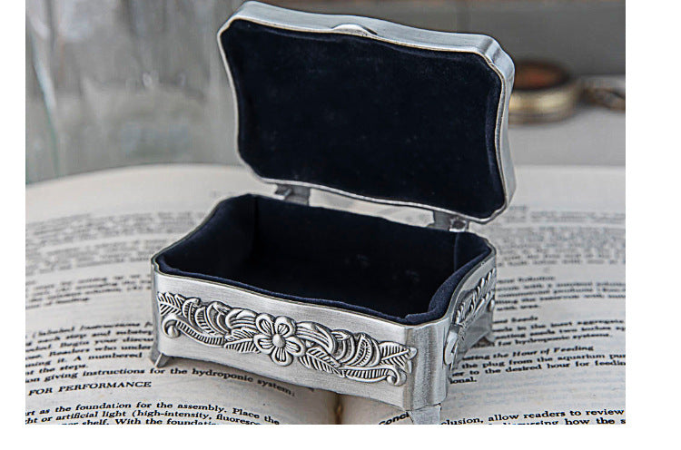 Caja de almacenamiento creativa europea de metal