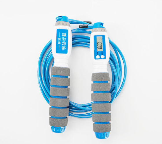 Cuerda de conteo electrónica para entrenamiento físico, cómoda que facilita su agarre y transporte.