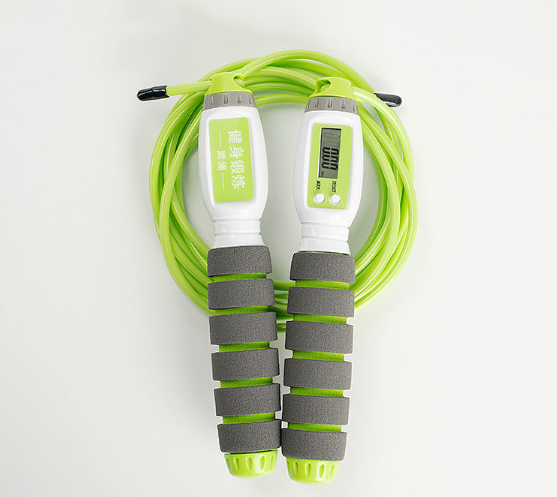 Cuerda de conteo electrónica para entrenamiento físico, cómoda que facilita su agarre y transporte.