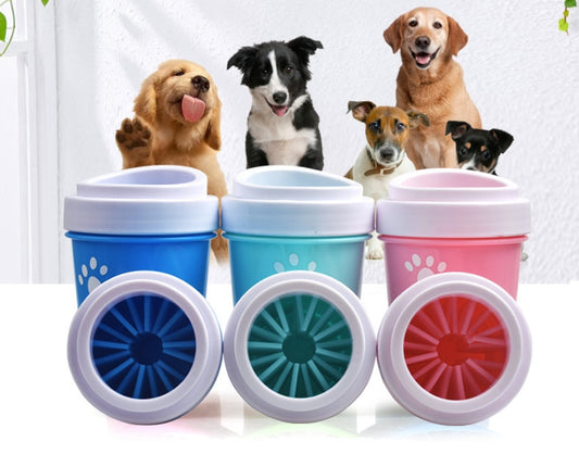 Productos de limpieza para el cuidado de las patas de tu perro de silicona.