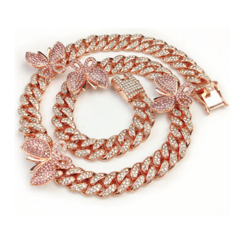 Cadena de eslabones cubanos sobre banda de diamantes de imitación, collar de mariposa tridimensional giratorio, joyería