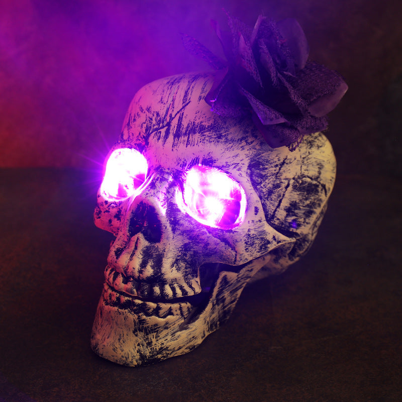 Mano esqueleto decorativo para Halloween, accesorios de decoración de jardín, luz LED, mano fantasma, mano con calavera, luz de enchufe