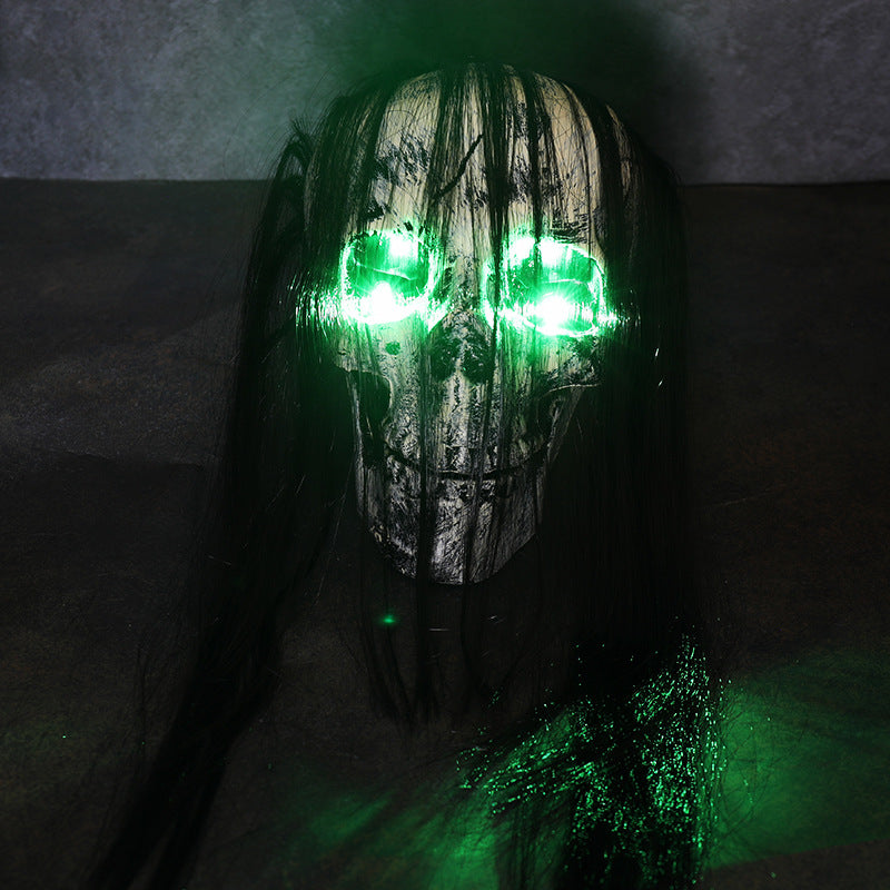 Mano esqueleto decorativo para Halloween, accesorios de decoración de jardín, luz LED, mano fantasma, mano con calavera, luz de enchufe