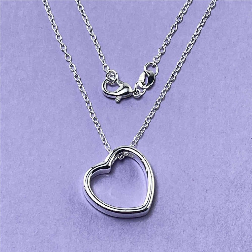 Collar De Corazón en color plata, hermoso collar con dije de corazón