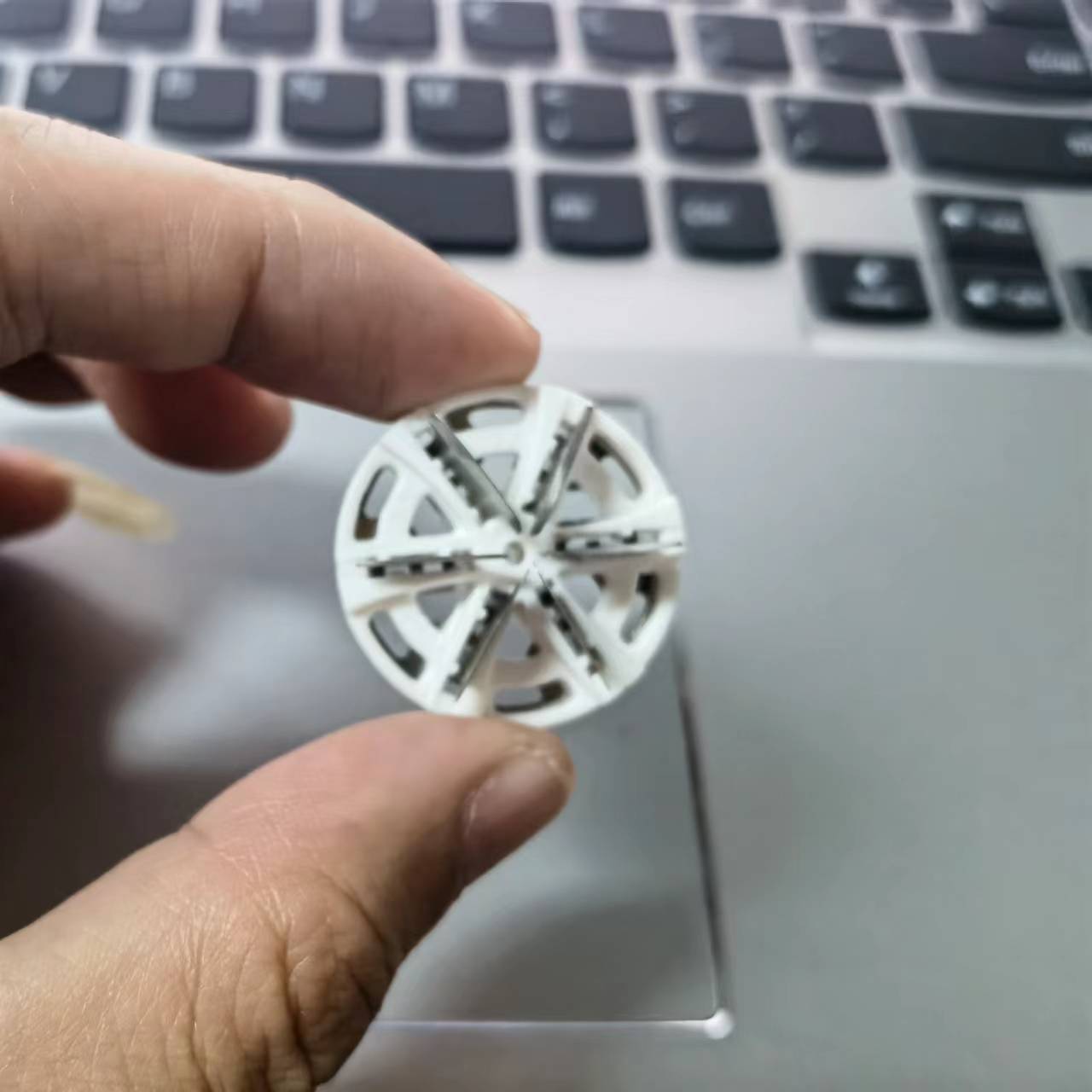 Mini afeitadora inalámbrica, portátil para hombre, recargable por USB, máquina de afeitar de tamaño pequeño, indolora, húmeda y seca