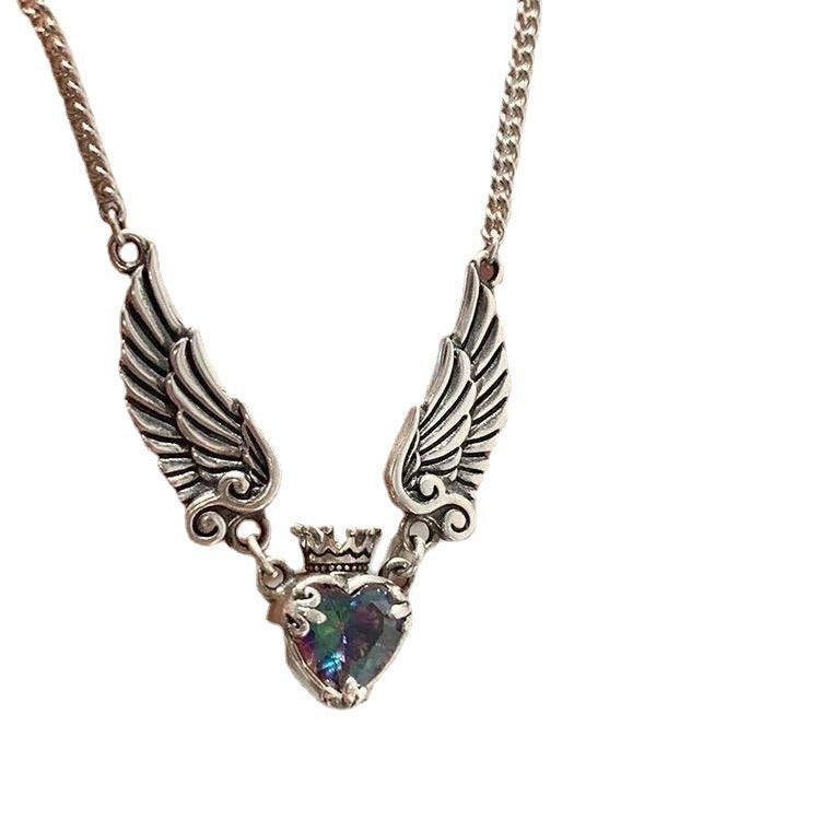 Collar colgante con alas de angel y corazón, material acero y piedra