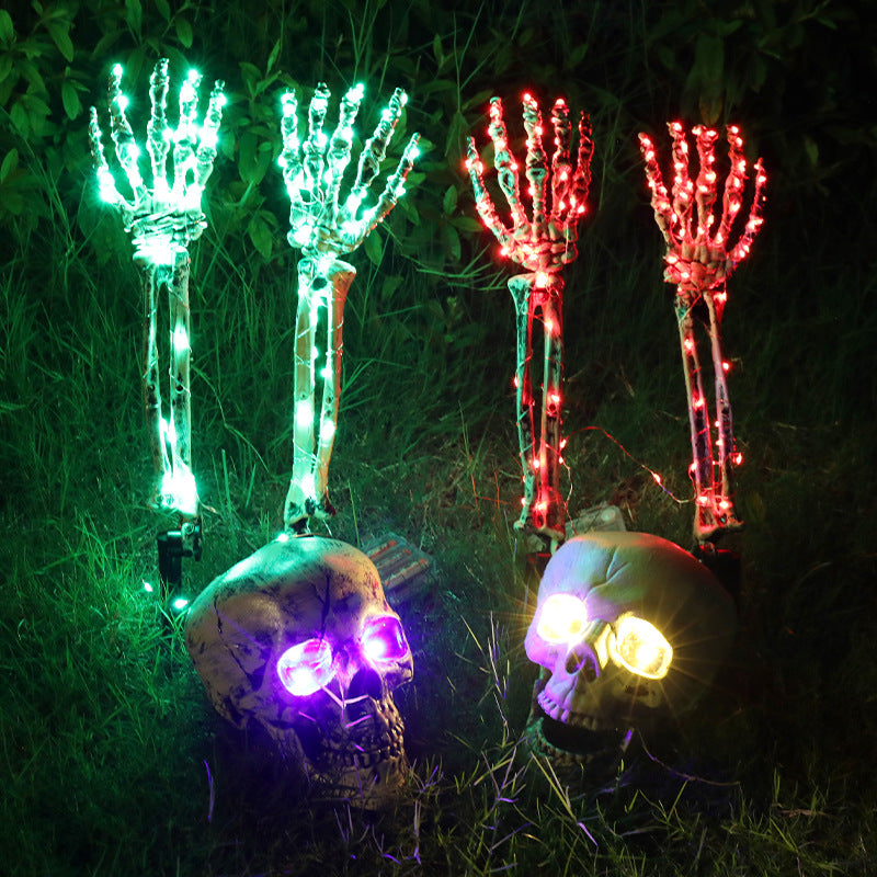 Mano esqueleto decorativo para Halloween, accesorios de decoración de jardín, luz LED, mano fantasma, mano con calavera, luz de enchufe
