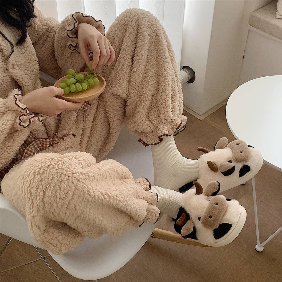 Pantuflas de diseño de vaca, pantuflas cálidas suaves y esponjosas para invierno