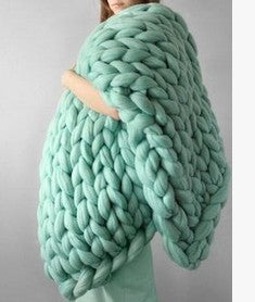 Cobija Artesanal de Lana Merino para Sofá y Cama — Estilo Moderno y Acogedor