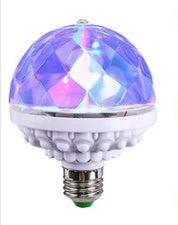 Bola Mágica LED Giratoria Multicolor – Luz de Fiesta Atmosférica