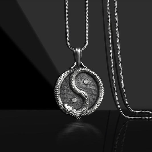 Cadena UNISEX en metal acero y titanio con figura de YIN YANG