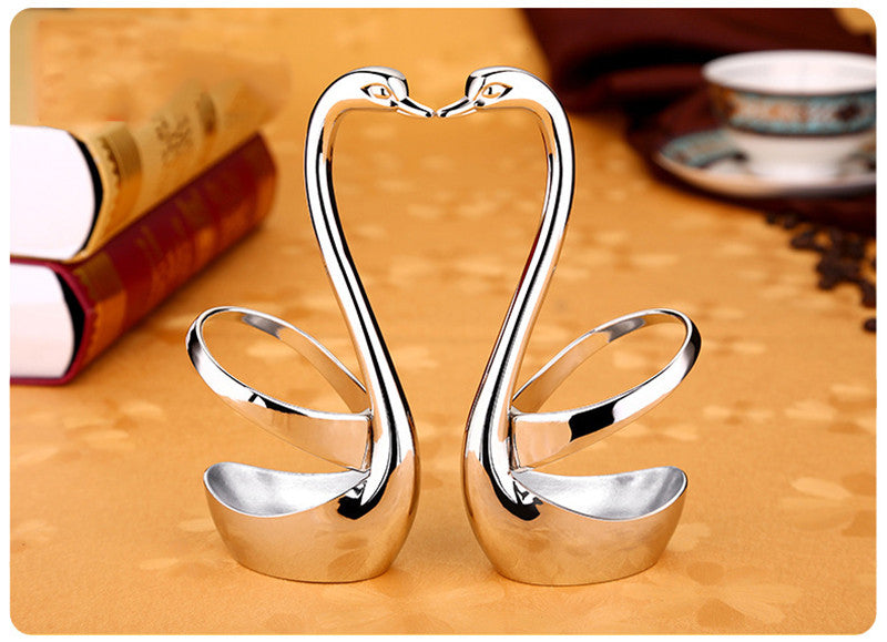 Tenedor y Cuchara de Postre Cisne en Aleación de Zinc – Diseño Elegante Estilo Chino
