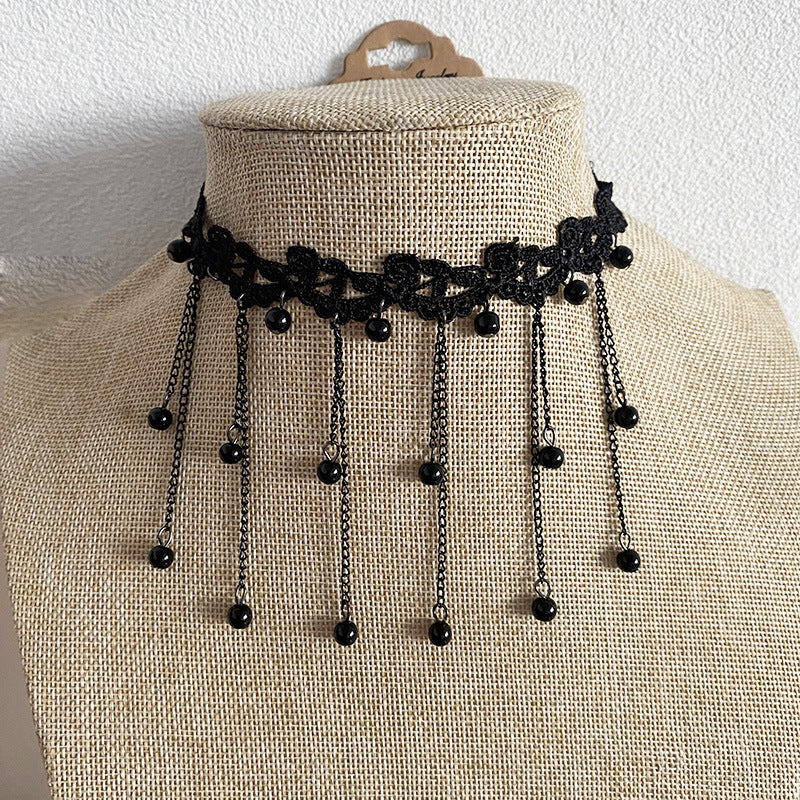 Collar de borlas de cinco puntas estilo gargantilla en distintos estilos color negro, excelente para tu outfit de noche