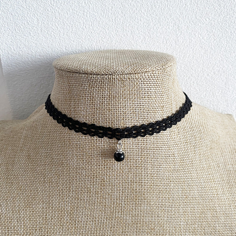 Collar de borlas de cinco puntas estilo gargantilla en distintos estilos color negro, excelente para tu outfit de noche