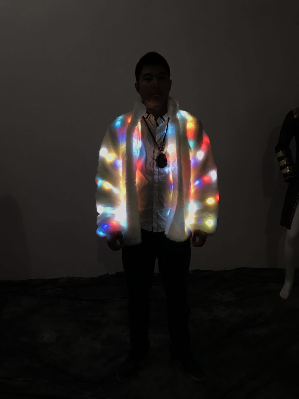 Chaqueta colorida de la ropa de la iluminación LED de Halloween, hecha a mano